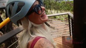 You have an adventure day with Elsa!